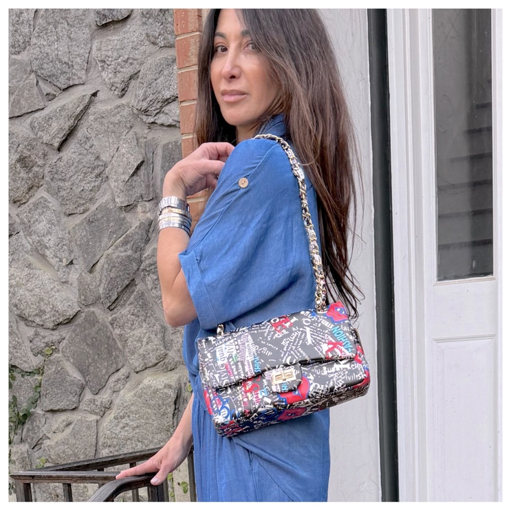 Chic Graphic Print Chain Bag